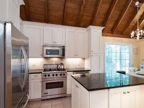 Lakeside Serenity w/fireplace, kayaks, boat dock - Image 3
