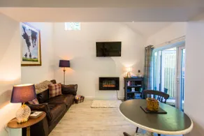 Oakley Country Retreat-1 Bed-Garden-Free Parking - Image 3