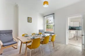Jasmine Villa A - Ideal for QMC & Uni - Free parking - Image 2