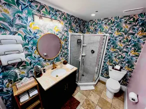 Private 1/1 Old Mt Pleasant/Shem Creek Bungalow - Image 4