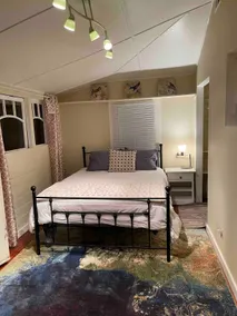 Charming 2 Bedroom cottage with private garden - Image 4