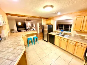 Costal Oasis with POOL, PING PONG, close to BEACH - Image 5