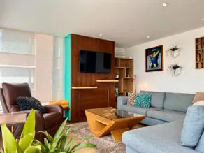 Bright & Luxurious 2BR Apartment @Virrey - Image 2