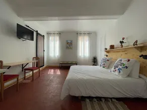 Large bright studio in the center of Grasse - Image 5