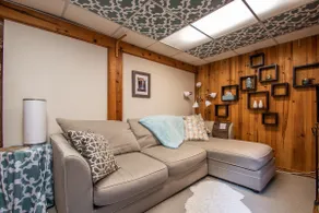 Charming, Private 2 Bed Montlake Suite w/ Parking - Image 2