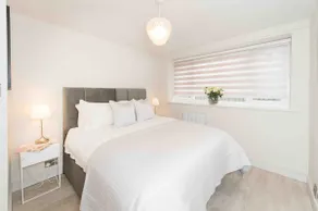 Garden Flat-Private Parking-Very Central Location - Image 3