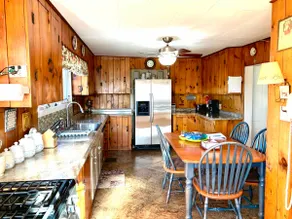 Viewtop Farmhouse-Beautiful Spring in the country - Image 3