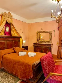 Imperial suite in the historic center - Image 5