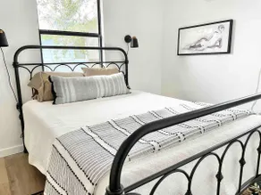 Sweet Bungalow | East Austin Retreat | Walkable - Image 4