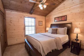 Encantadora cabaña de 2 dormitorios en 4. 8 acres cerca del monte. Tenedor del río.  Construido en la primavera de 2018 - Image 3