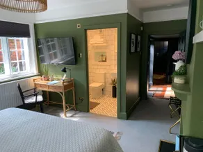 STUNNING BOUTIQUE ACCOMMODATION ROMSEY TOWN CENTRE - Image 3