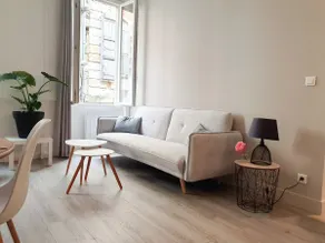 Hyper Centre - Large 2-room, Refurbished - Image 3