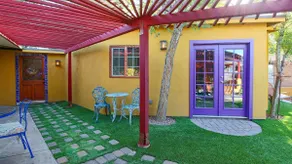 Beautiful one bedroom guest house; sleeps 4 - Image 2