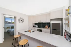 3BR Braddon Flat 8 mins walk to CBD - Image 2