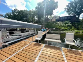 Cedar Lake getaway w/sauna, paddle boards & raft! - Image 3