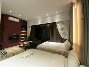 Manbu B&B, private building, elevator, 6 rooms, 18 people - Image 2