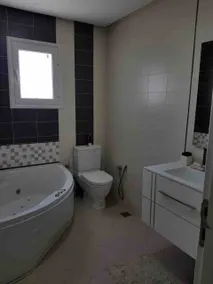 Luxurious spacious 3 bedroom apartment - Image 5