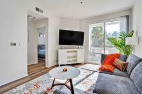 King Bed | Pool &Gym | By The Beach | 10min to LAX - Image 2