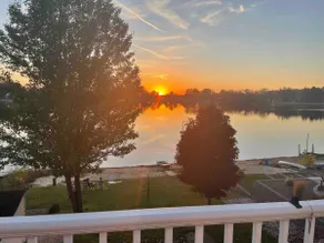 Cozy 3 bedroom cottage on all-sports Cowden Lake! - Image 5