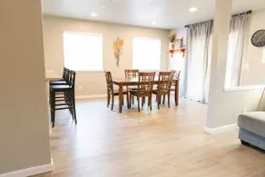 Family Friendly close to I-5 - Image 2