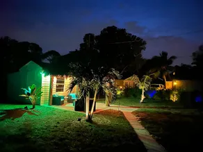 Cozy home, huge yard, close to beach & restaurants - Image 3