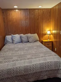 Arnolds Park Cabin with kayaks, bikes, and golf cart - Image 2