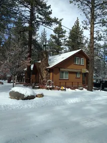 HUEZO LODGE a cozy home away from home - Image 3