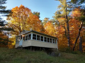 1950s Lake George Adirondack ranch w/trail, brook - Image 2