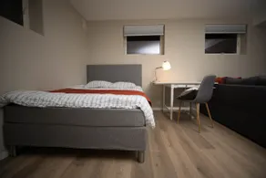 Fully Equipped Studio Apartment w/ parking - Image 4