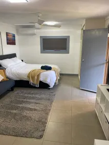 Self Contained Backyard Studio Guesthouse(1 night) - Image 2