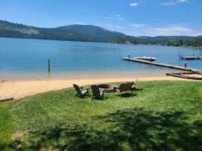 Waterfront Eagle's Nest Guest House - Image 3