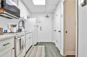 Lovely 1 - bedroom condo in downtown Athens 308 - Image 3