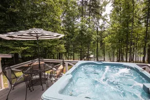 Lake Hartwell Waterfront Retreat w/ Hot Tub - Image 4