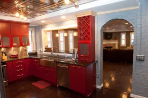 Beautiful full suite located in historic Armory - Image 5