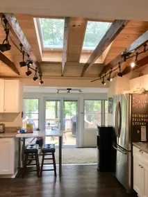 Cozy, 2BR lake-side retreat and outdoor oasis - Image 4