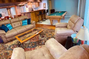 Black Jacks Downtown Loft - Image 2