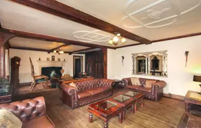Huge 9 Bed Manor- Gardens, Play Area, Bomb Shelter - Image 3
