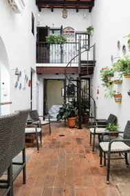 Charming historic Spanish colonial home in exclusive street - Image 5