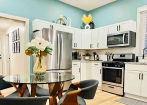 Stylish & Serene Bungalow in Fountain Square - Image 5