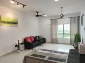 Midtown Comfort Apt: Free Netflix, WiFi & Parking - Image 4