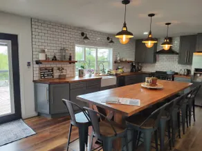 Sunset Farm Home Hosted by Shannan - Image 3