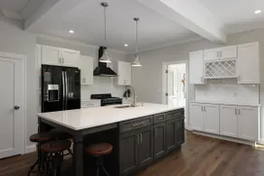 Perfect modern downtown Red Bank Deck and Hot Tub - Image 4