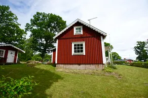 Cosy house with lake view - Image 4