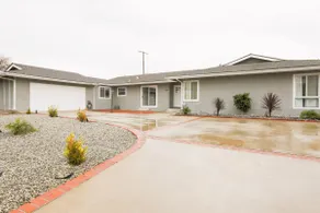 Spacious Home With Pool and Spa in Thousand Oaks - Image 2