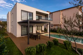Villa Lu-Ma Beachfront with Heated Pool - Image 4