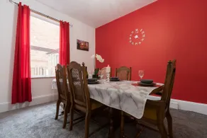 Mercy Way 4 Bedroom-6 Beds-Central Hull-Sleeps 8 - Image 5