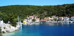 GR2 Kioni!Studio with amazing terrace & sea view - Image 3