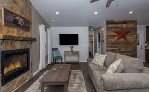 Pine Acres Cottage - Image 4