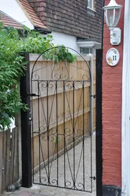 Fully equipped Annexe with easy access to London - Image 2