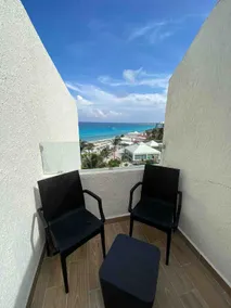 BeachView & Balcony 3905 - Image 4